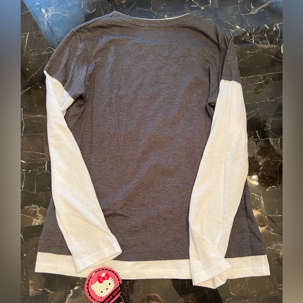 Adorable Hello Kitty LOVE long sleeve tee. Juniors XL. NWT. - Picture 6 of 6